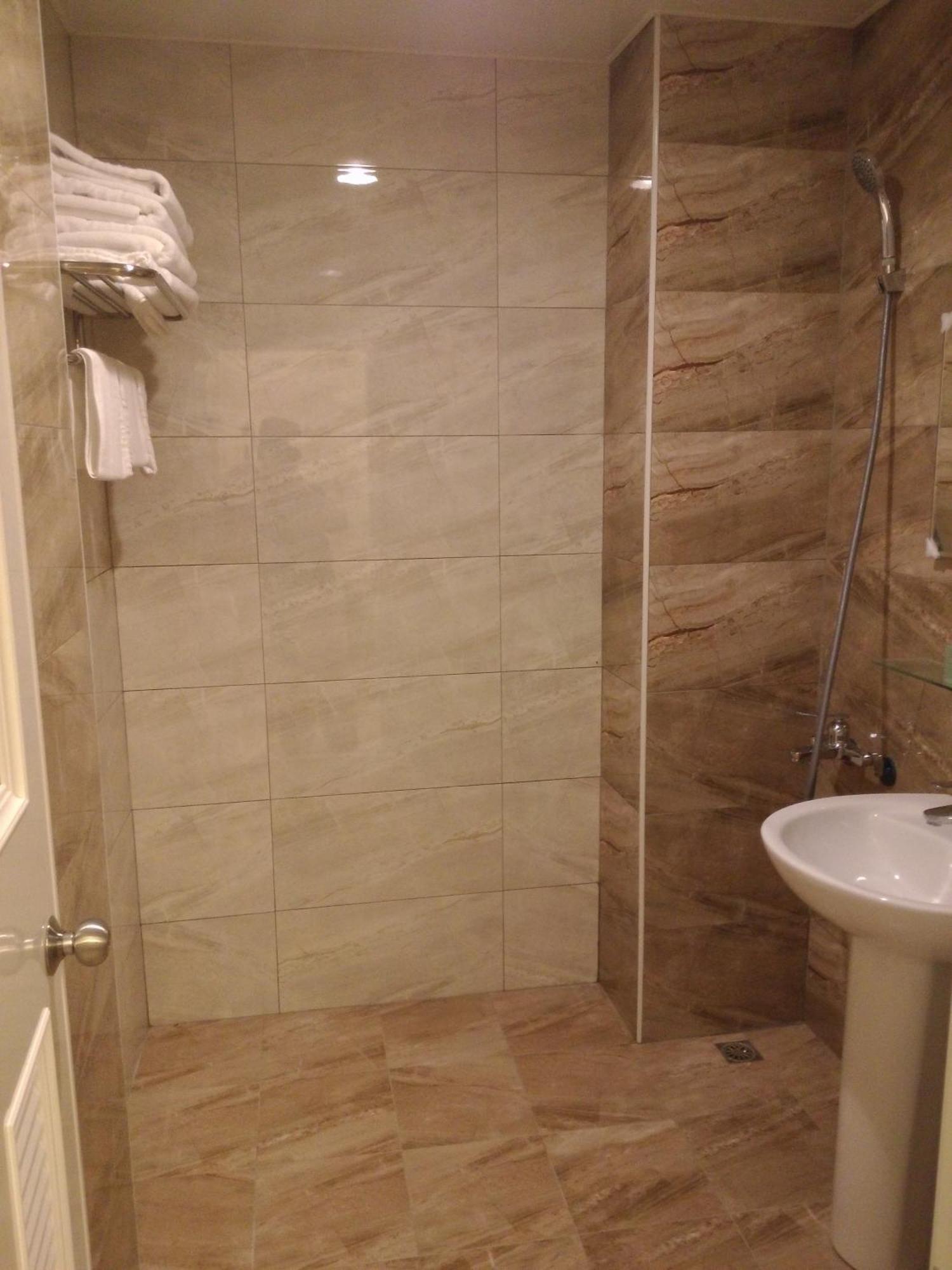 Tilon Hotel Pingtung Luaran gambar